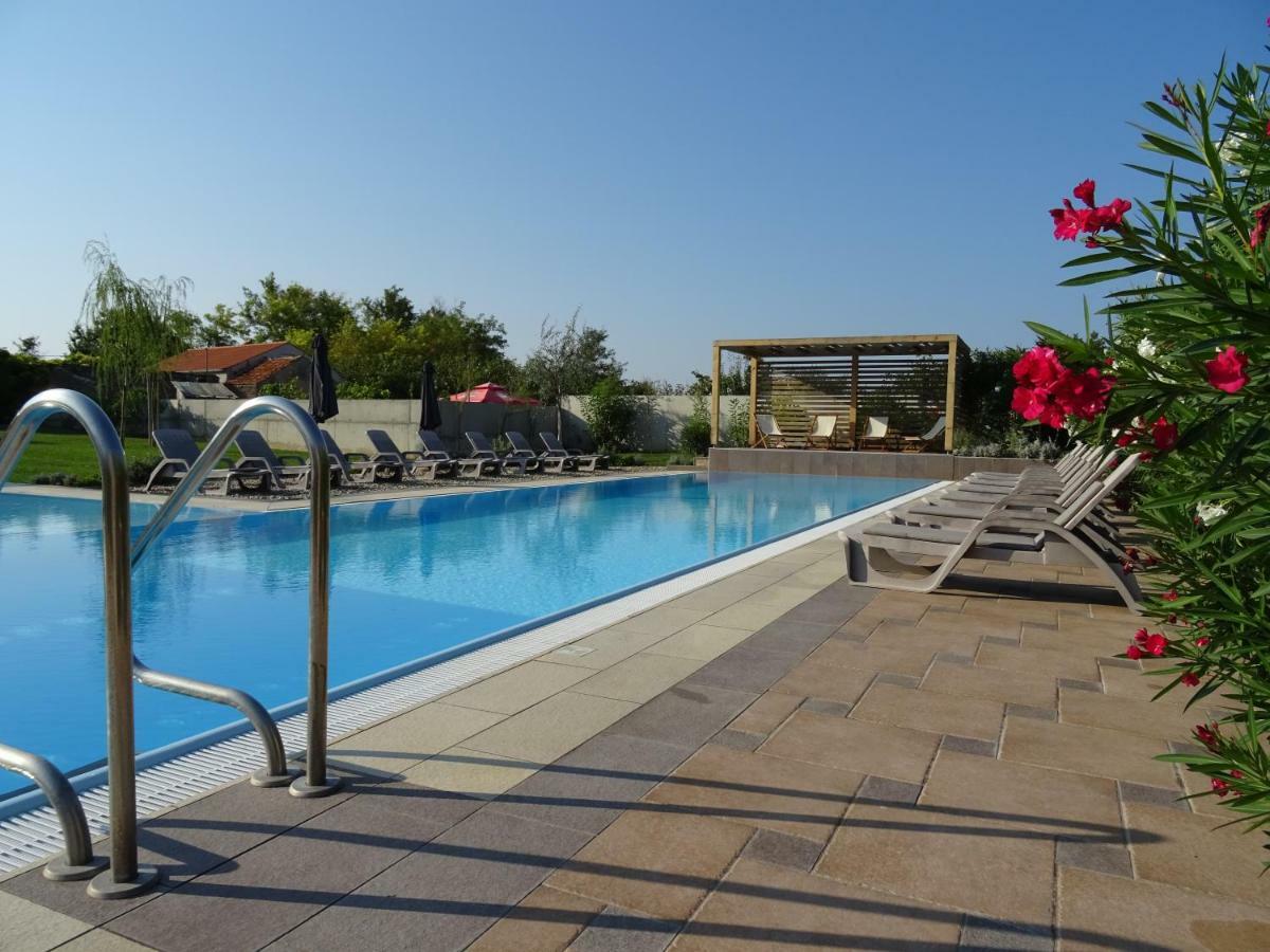Our Nest Accommodation Privlaka  Exterior foto