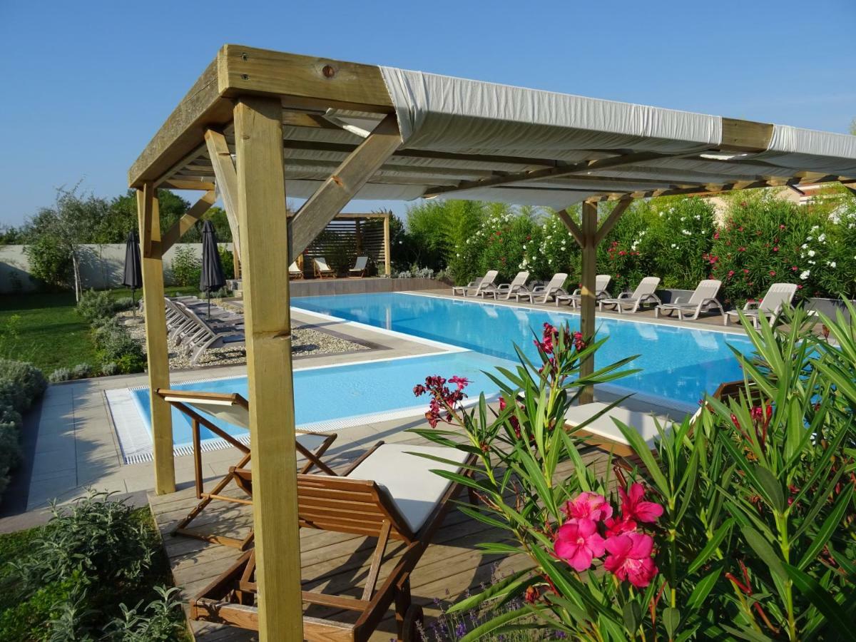 Our Nest Accommodation Privlaka  Exterior foto
