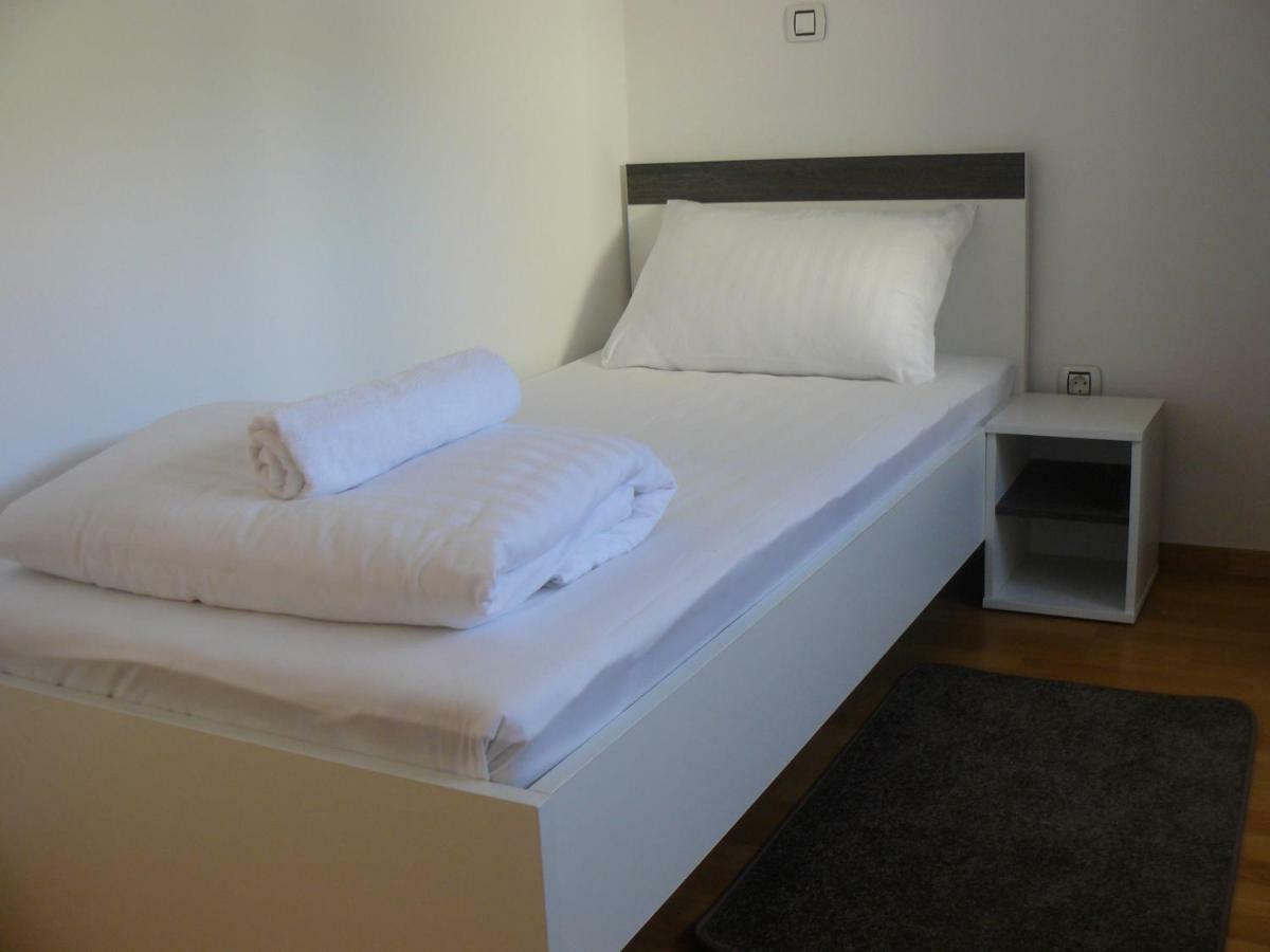 Our Nest Accommodation Privlaka  Exterior foto